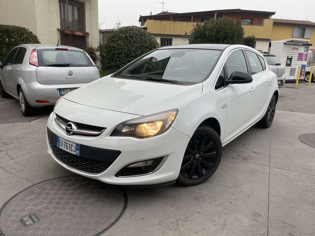 Opel Astra 5p 1.6 cdti Cosmo
